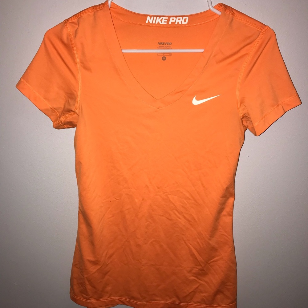 NIKE PRO brand new tee shirt